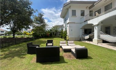 Venta de casa en Santa María, Fairway Estates