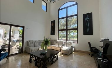 Venta de casa en Santa María, Fairway Estates