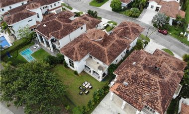 Venta de casa en Santa María, Fairway Estates