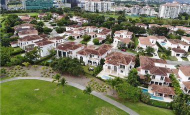 Venta de casa en Santa María, Fairway Estates