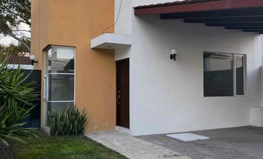 CASA EN VENTA DE. UNA PLANTA EN COTO AL NORTE AGUASCALIENTES
