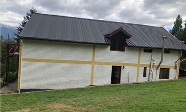 EN VENTA EXCELENTE CHACRA DE 2 HA CON 2 CASAS, 2 DPTOS Y QUINCHO CH143