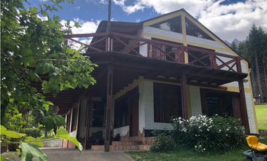 EN VENTA EXCELENTE CHACRA DE 2 HA CON 2 CASAS, 2 DPTOS Y QUINCHO CH143