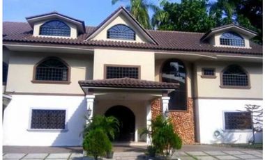 VENTA CASA CON DISPONIBILIDAD ALQUILER ALBROOK  CURUNDU