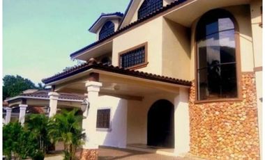 VENTA CASA CON DISPONIBILIDAD ALQUILER ALBROOK  CURUNDU