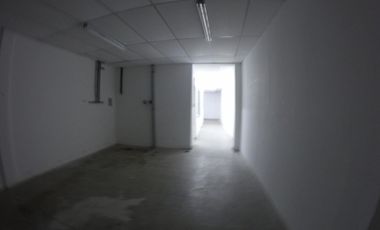 EXCELENTE LOCAL DE 550 M2, SOBRE AVENIDA ARIETA - VILLA LUZURIAGA