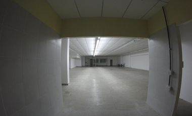 EXCELENTE LOCAL DE 550 M2, SOBRE AVENIDA ARIETA - VILLA LUZURIAGA