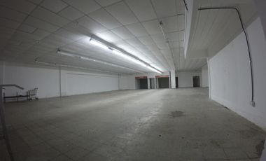 EXCELENTE LOCAL DE 550 M2, SOBRE AVENIDA ARIETA - VILLA LUZURIAGA