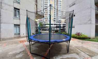 apartamento en arriendo en c.r calatay piso 6. Cod A13741