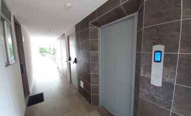 apartamento en arriendo en c.r calatay piso 6. Cod A13741