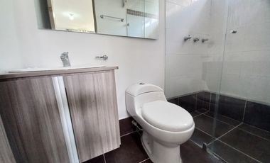 apartamento en arriendo en c.r calatay piso 6. Cod A13741