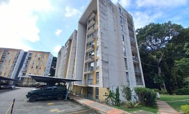 apartamento en arriendo en c.r calatay piso 6. Cod A13741