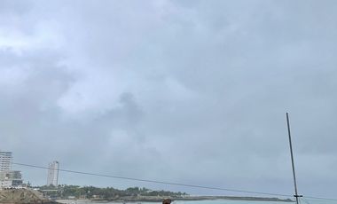 Punta Blanca, casa con vista al mar y en condominio privado, en alquiler.