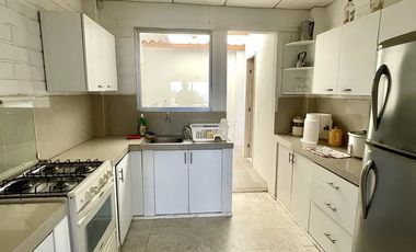 Punta Blanca, casa con vista al mar y en condominio privado, en alquiler.