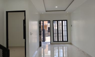 Rumah 1 Lt Terawat Dekat Gerbang Tol Jatiwarna 1 Hadap Timur J-38100