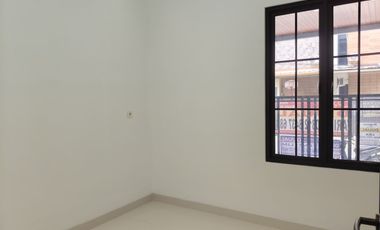 Rumah 1 Lt Terawat Dekat Gerbang Tol Jatiwarna 1 Hadap Timur J-38100