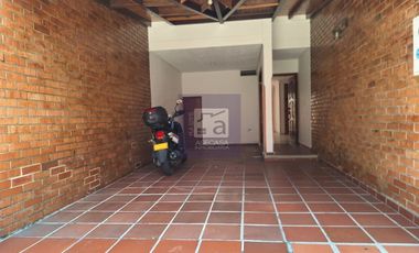 COD. 6343 - SE ARRIENDA CASA - BARRIO: PALMERAS DEL CACIQUE