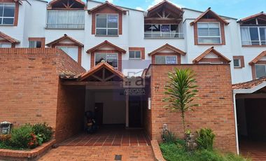 COD. 6343 - SE ARRIENDA CASA - BARRIO: PALMERAS DEL CACIQUE
