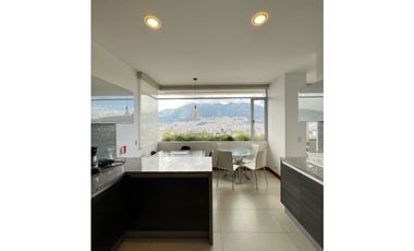 Departamento en renta (Penthouse), sector González Suárez
