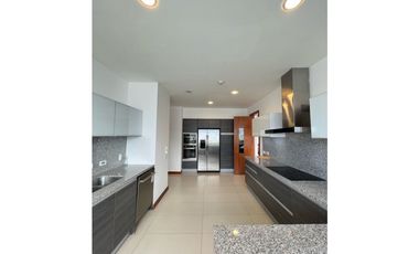 Departamento en renta (Penthouse), sector González Suárez