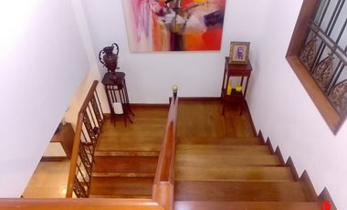 casa en arriendo/venta en el poblado. Cod A6161