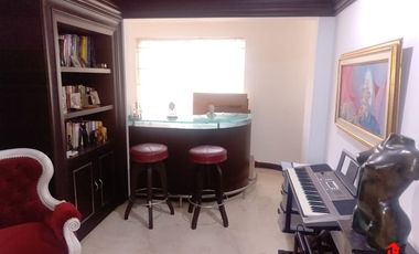 casa en arriendo/venta en el poblado. Cod A6161