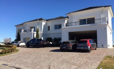 IMPONENTE CHALET DE GRAN CATEGORIA EN VENTA