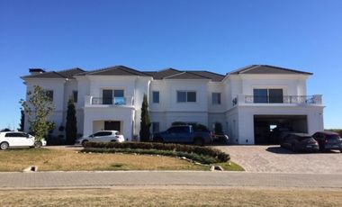 IMPONENTE CHALET DE GRAN CATEGORIA EN VENTA