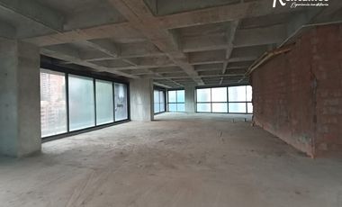 oficina en arriendo en los balsos. Cod A775069