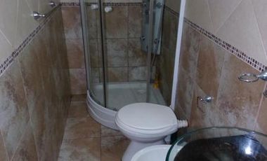 CASA 3 AMB.  ESTILO AMERICANA CON PARQUE