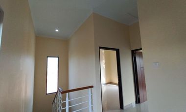 RUMAH 2 LANTAI HANYA 800 JUTAAN DEKAT TERMINAL GIWANGAN