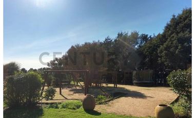 SE VENDE PARCELA CON GRAN PARQUE EN SANTO DOMINGO