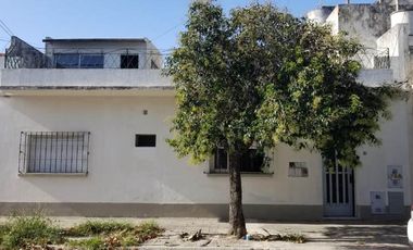 Departamento Tipo Casa en venta en Lanus Oeste