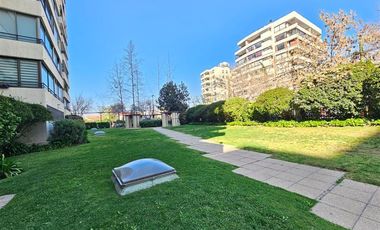 Departamento en venta de 4 dorm. en Las Condes