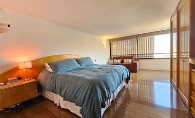 Departamento en venta de 4 dorm. en Las Condes
