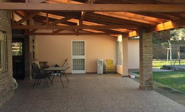 Casa en venta con pileta y amplio parque - San Miguel