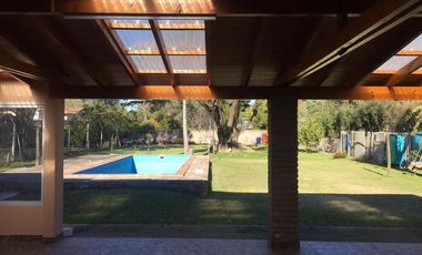 Casa en venta con pileta y amplio parque - San Miguel