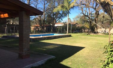 Casa en venta con pileta y amplio parque - San Miguel