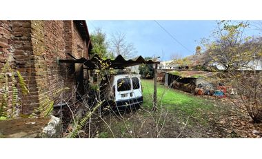 Se vende lote de 10x30 en excelente ubicación.