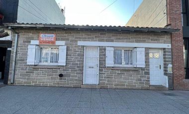 Chalet ph al frente  de 3 ambientes con patio en Dorrrego y Avellaneda