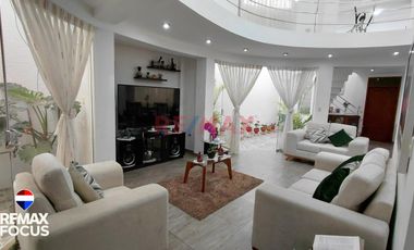 Casa En Venta En Ingenieria Ii Cerca A La Upao