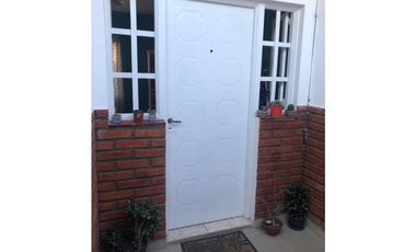 PH EN VENTA EN CASTELAR IMPECABLE!!!