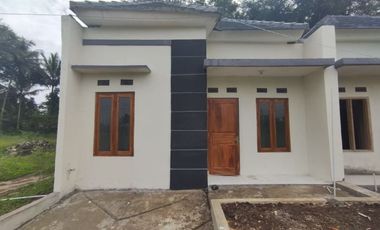 RUMAH MURAH TEPI JALAN UTAMA DI SECANG MAGELANG