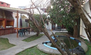 Casa 4 amb, jardin y quincho