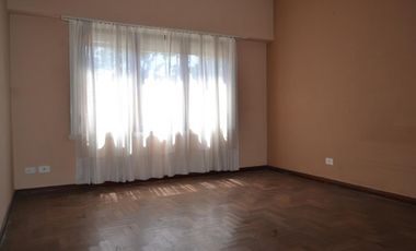 VENTA CHALET MAS DEPTO.