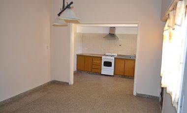 VENTA CHALET MAS DEPTO.