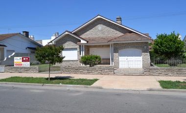 VENTA CHALET MAS DEPTO.
