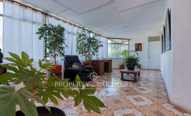 Casa y excelente oportunidad de negocio.