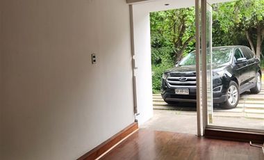 Gran Local Comercial en arriendo en Lo Barnechea