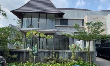 Luxury House for Sale!Hyarta Palagan Full Furnished & Hook